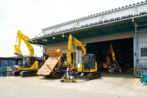 新型7トン後方超小旋回型油圧ショベルの発売について | 住友建
